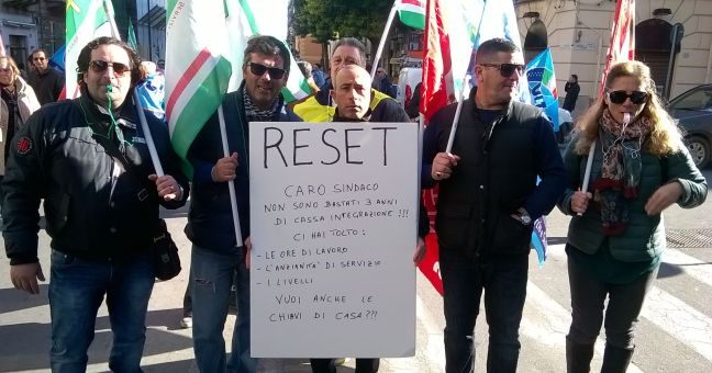 Palermo, Reset in piazza| Corteo fino al Comune