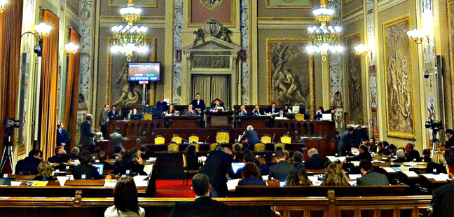 Ars, finanziaria “sotto ricatto” | A rischio i soldi di Comuni e precari