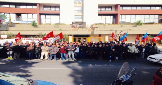 Call center, la vertenza Almaviva | Sit-in dei lavoratori all’assessorato