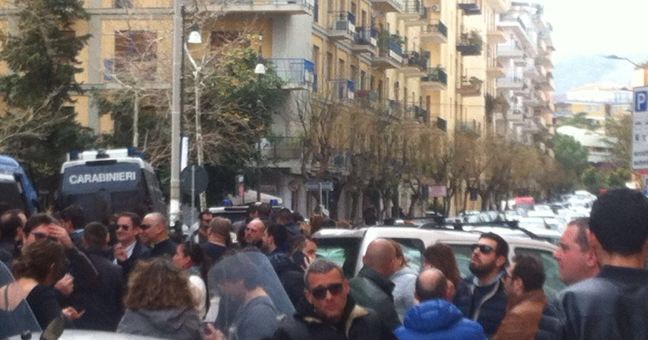 Almaviva, nuovi blocchi stradali | L’azienda convoca i sindacati