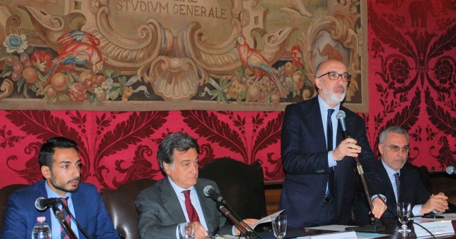 Tirocini, firmato accordo| tra Ateneo e Confindustria