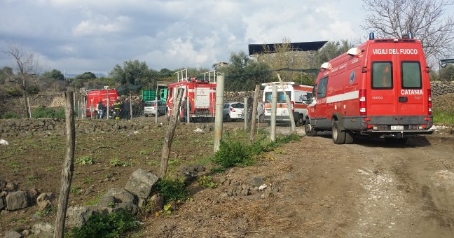 Paternò, cade in fondo al pozzo |Soccorso dai Vigili del Fuoco