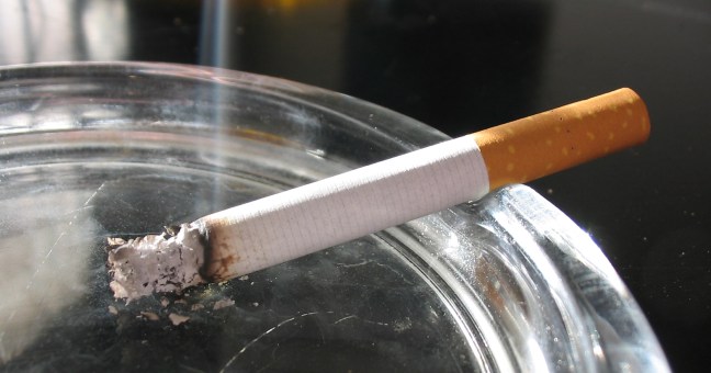Fuma in ospedale | E muore