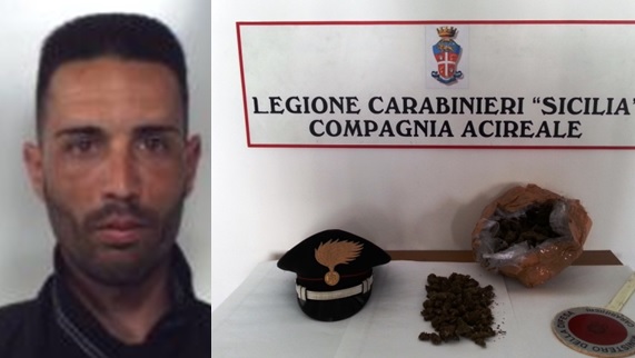 Mezzo chilo di droga in auto |Arrestato dai carabinieri