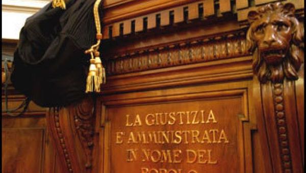 Indagato per pedofilia fa un esposto | Accuse contro gli inquirenti