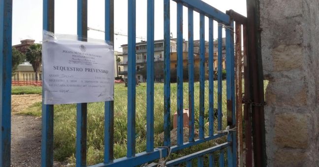Amianto e rifiuti speciali | Sigilli a un’area a Pallavicino