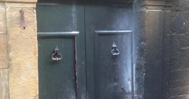 Attentato al sindaco di Pietraperzia | Incendiato il portone di casa