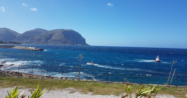 Ragazzo disperso in mare | Proseguono le ricerche