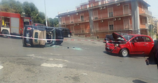 Incidente in Via Calatabiano |Scontro tra due auto