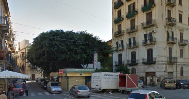 Ascensore guasto, donna risale | a casa solo grazie ai pompieri
