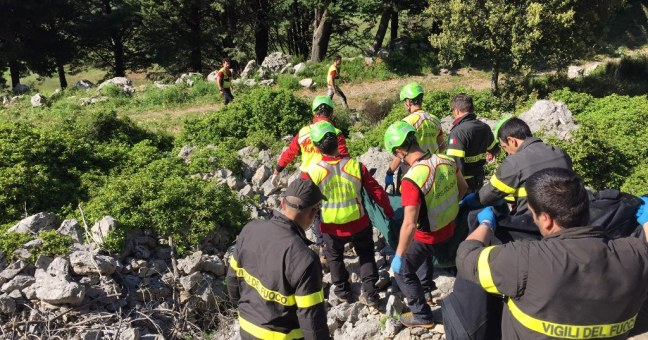 Tragedia a Piana degli Albanesi |Si schianta parapendista catanese
