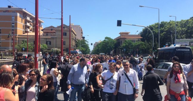 “Almaviva, servono vere soluzioni| La solidarietà non basta”