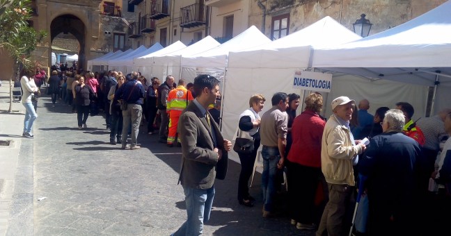 Asp in piazza a Castelbuono | Affluenza record di pazienti