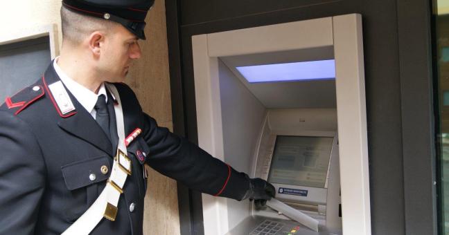 Preso dai carabinieri | il ladro del bancomat