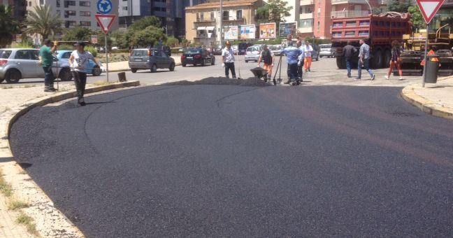 Rifacimento strade, operai| nelle vie Galletti e Cassarà