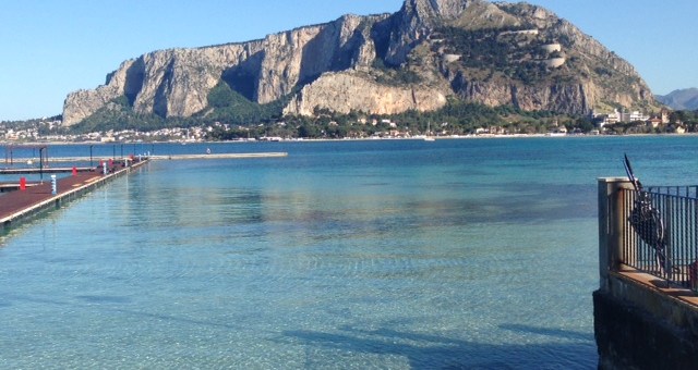 Boom di furti in spiaggia | Arrestato 22enne a Mondello
