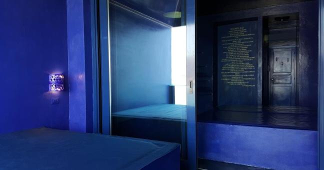 Nuova stanza per Atelier sul Mare |Si inaugura “Io sono il blu”