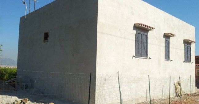 Abusi edilizi, mille segnalati| Dal centro alle periferie