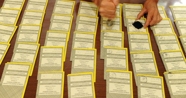 Crocetta, maggioranza in frantumi | Al voto 29 Comuni: gli schieramenti