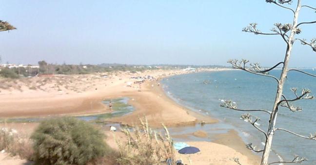 Ispica, sbarcano su una barca a vela | In 33 sulla spiaggia ragusana