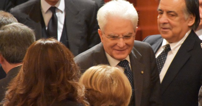 L’appello a Mattarella: | “Ci liberi dai rifiuti”