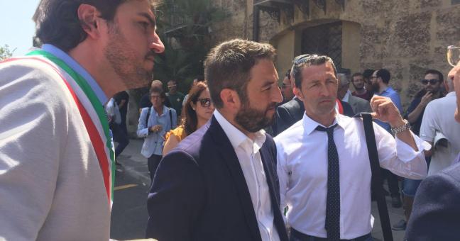 La soluzione del Movimento 5 stelle | “Immondizia fuori e differenziata”