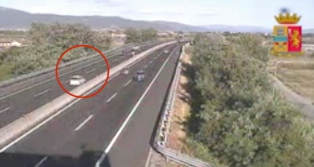 Paura in autostrada | Anziana contromano