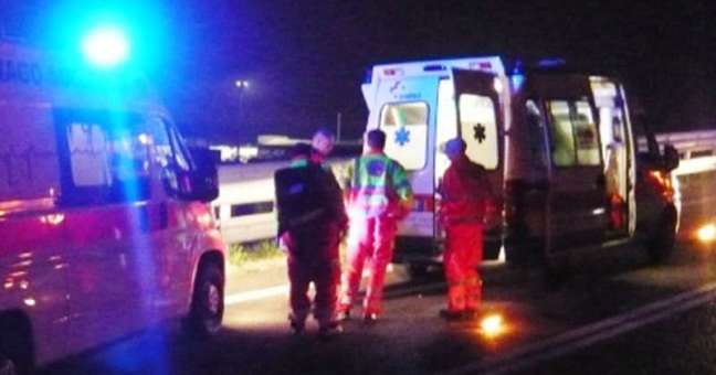 Auto contro un camion | Due morti e un ferito