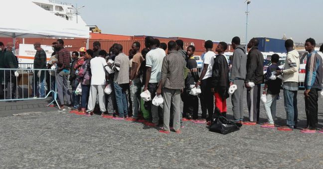 Sbarco di 517 migranti |Fermati 6 presunti scafisti