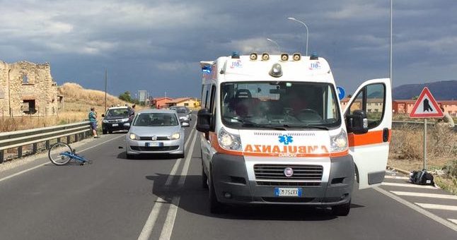 Grave incidente nei pressi del Cara |Investito migrante in bicicletta