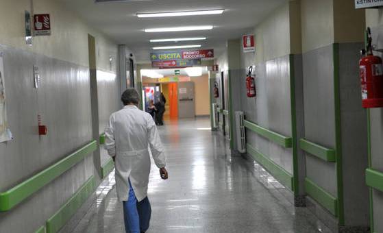 Muore a 18 mesi dopo il vaccino | Asp sospende utilizzo del lotto