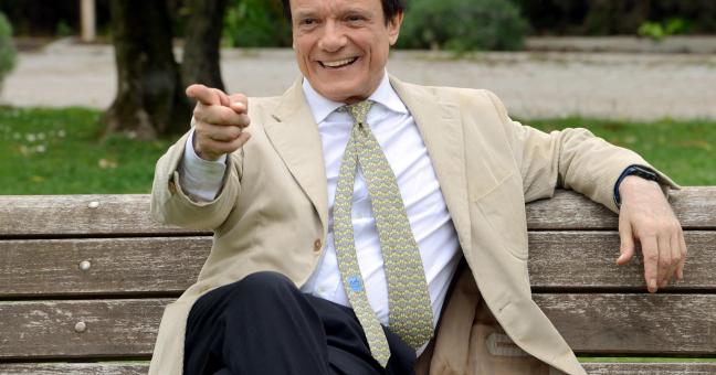 Era in coma da quattro anni | Si risveglia e canta Massimo Ranieri