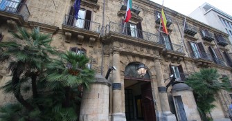 Comuni senza bilancio | La Regione ‘salva’ i sindaci