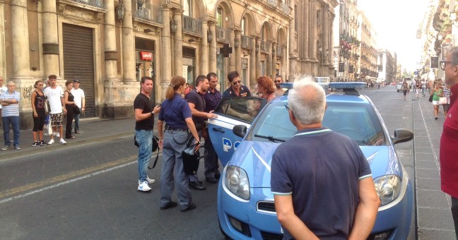 Furto in via Etnea |Taccheggiatori arrestati