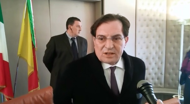Regione, l’esercito degli “intoccabili” | Crocetta: “Trasferiti o licenziati”