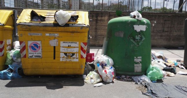 “Palermo differenzia 1| Si eliminino campane del vetro”