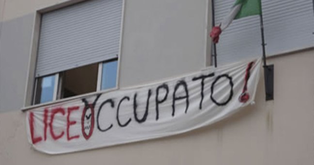 Ex Provincia di Enna in rosso | E gli studenti occupano il liceo