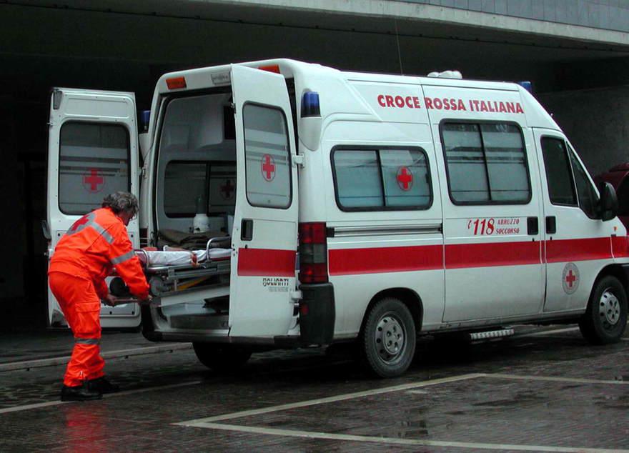 ambulanza-in-ritardo.jpg (880×634)