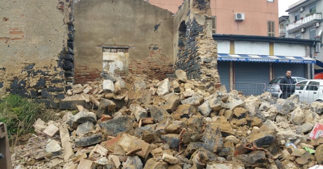 Tragedia sfiorata a San Giorgio |Crolla una casa disabitata