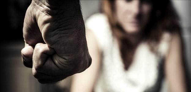 Uccisa a coltellate | Il compagno confessa