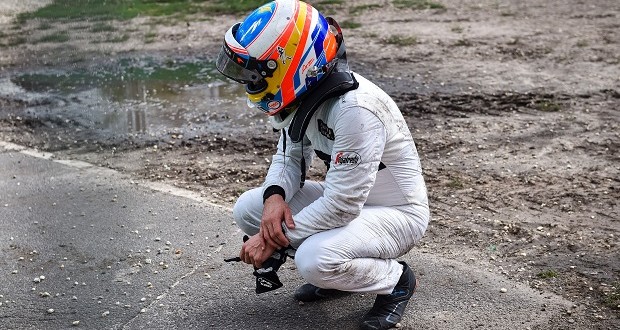 Mercedes, precettato Alonso? | Ma la McLaren lo blinda