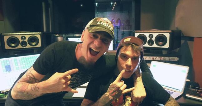 Arrivano J-Ax e Fedez | Corsa per la firma dell’album