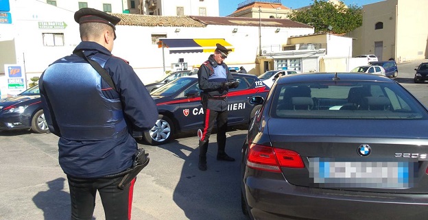 Spari contro due | fratelli: uno è morto