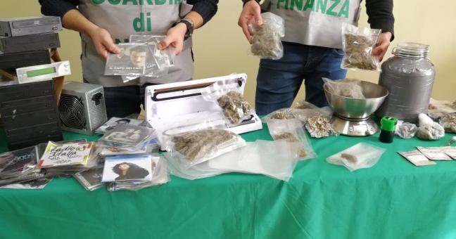 Un chilo di droga e cd pirata |Finanza arresta un catanese