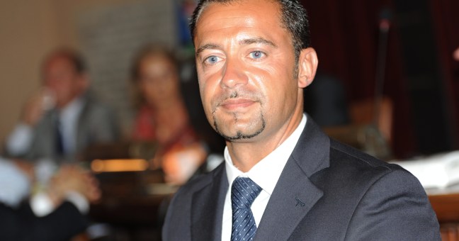 “Strade sporche e dissestate| Rap e Comune sono inerti”