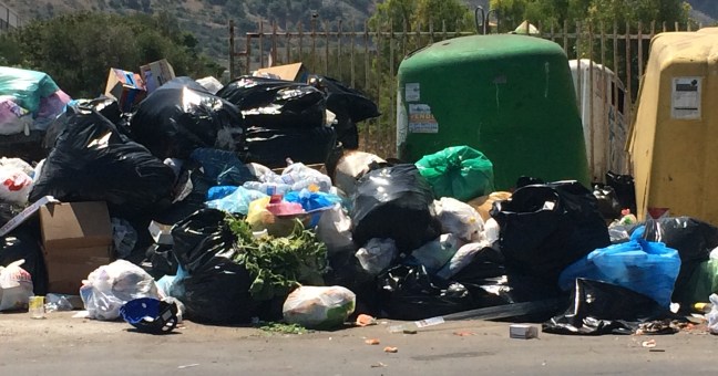 Piani di gestione rifiuti vecchi | La Sicilia nel mirino dell’Ue