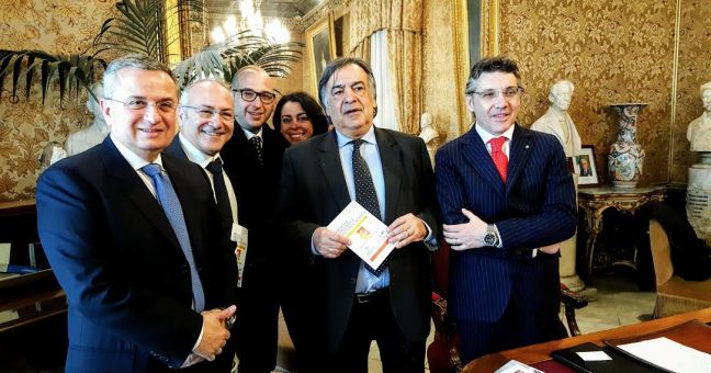 Un opuscolo sull’omeopatia | in distribuzione nelle farmacie