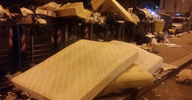 Abbandono illecito di rifiuti | Blitz della polizia municipale