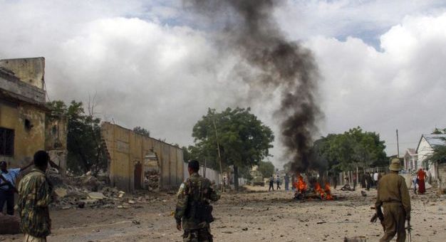 Scoppia un’autobomba | Sei persone morte