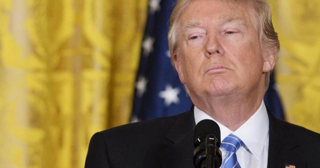 In fiamme l’hotel | di Donald Trump